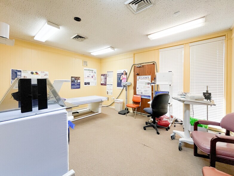 More Photos Of 4750 North Blvd, Baton Rouge Medical For Sale