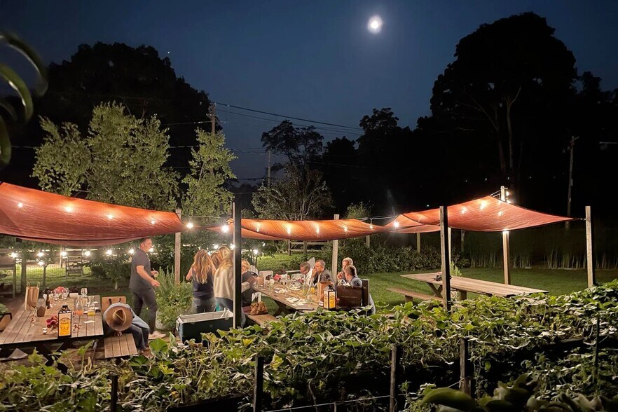 More Photos Of 1615 Bridgehampton, Sag Harbor Restaurant For Sale
