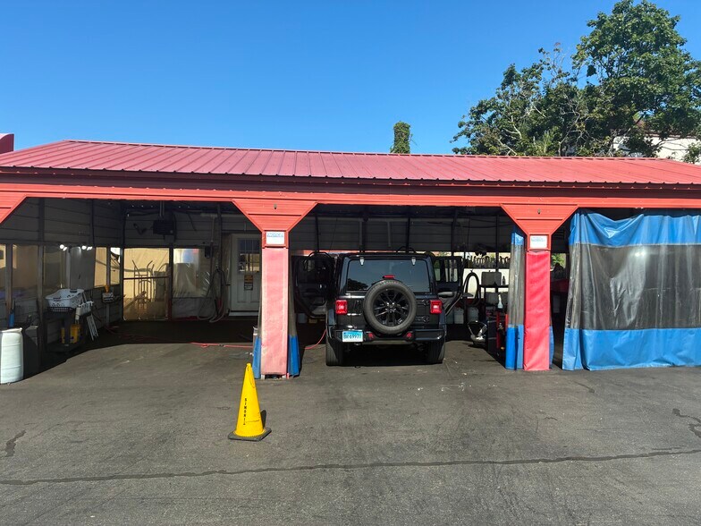More Photos Of 484 Tunxis Hill Rd, Fairfield Carwash For Sale
