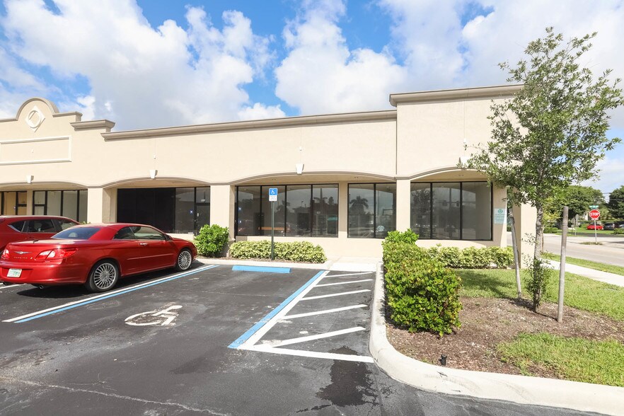 More Photos Of 201-233 S Federal Hwy, Pompano Beach Storefront For Lease