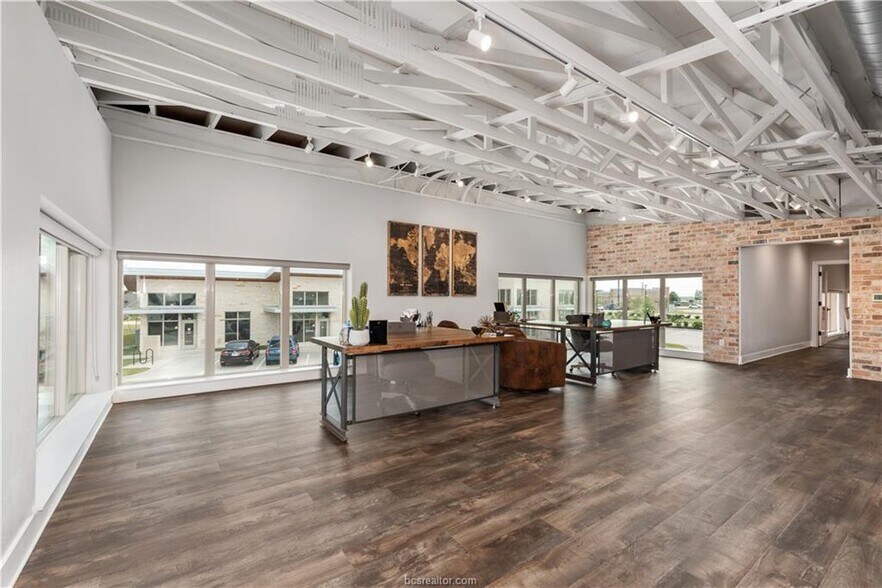 More Photos Of 1645 Greens Prairie Rd W, College Station Office For Sale