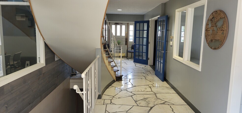 More Photos Of 1314 Galvin Rd S, Bellevue General Retail For Lease