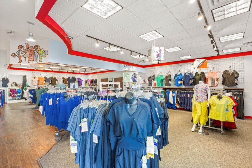 More Photos Of 6007-6045 S Rainbow Blvd, Las Vegas Unknown For Lease