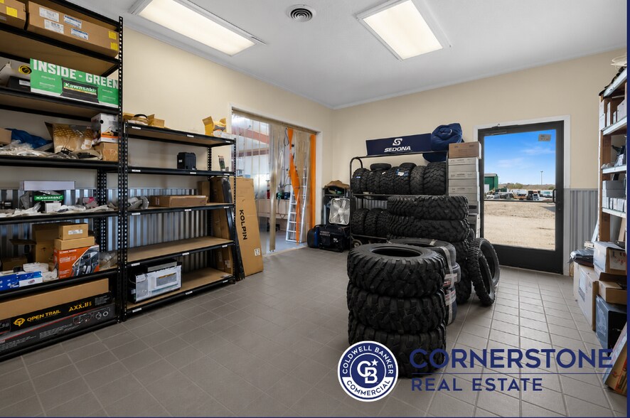 More Photos Of 1121 S Main St, Buffalo Service Station For Sale