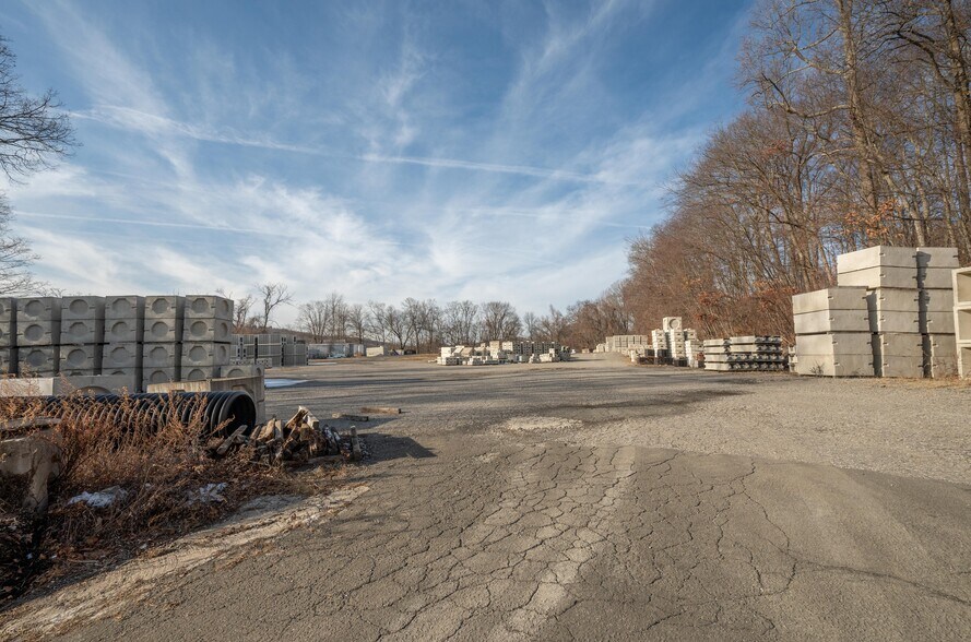 More Photos Of 41 Padanaram Rd, Danbury Manufacturing For Sale