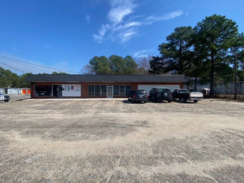 Primary Photo Of 5330 Bragg Blvd, Fayetteville Freestanding For Sale