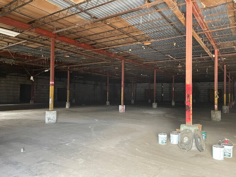 More Photos Of 3455 Empire Blvd SW, Atlanta Warehouse For Sale