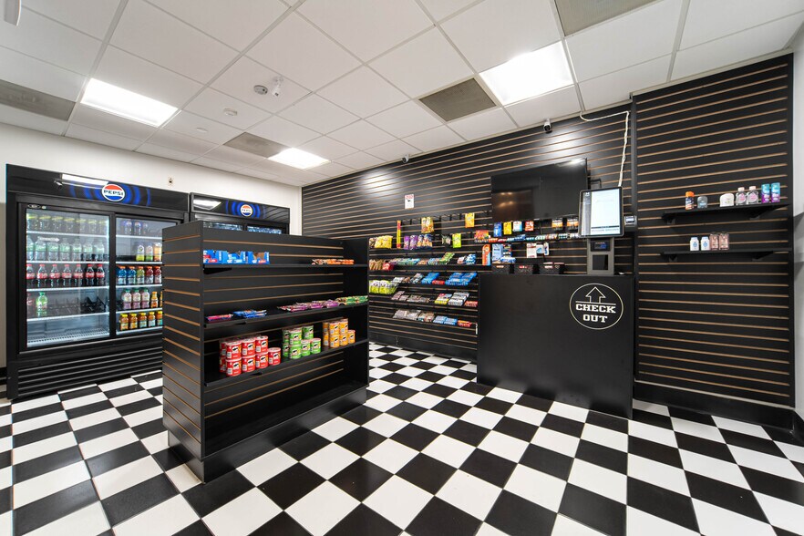 More Photos Of 300 River Place, Detroit Office For Lease