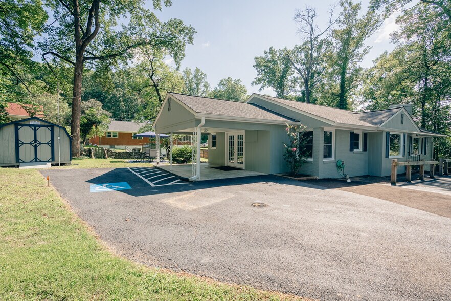 More Photos Of 3042 Brambleton Ave, Roanoke Office Residential For Sale