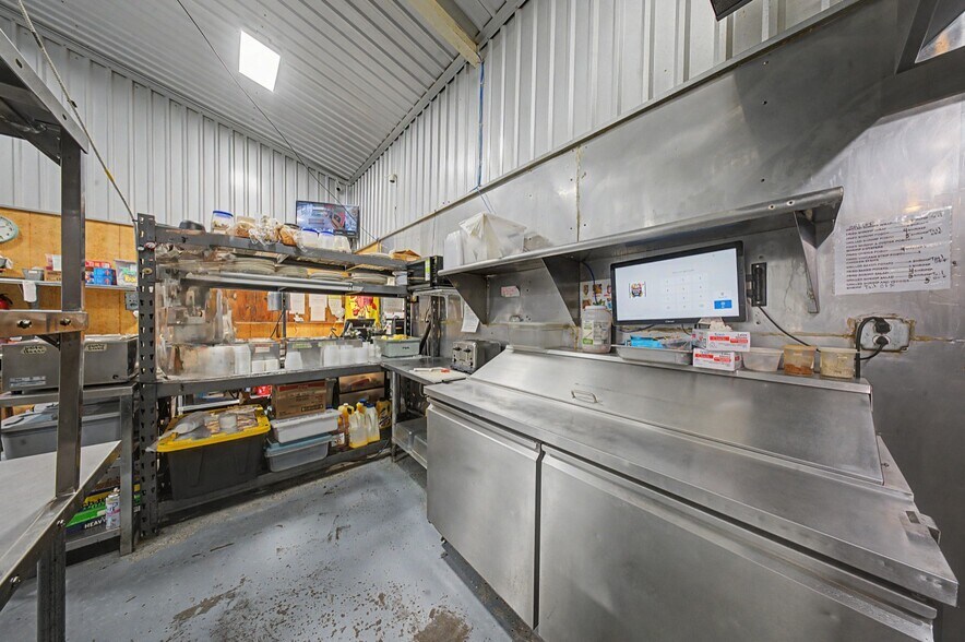More Photos Of 1412 S Margaret Ave, Kirbyville Restaurant For Sale
