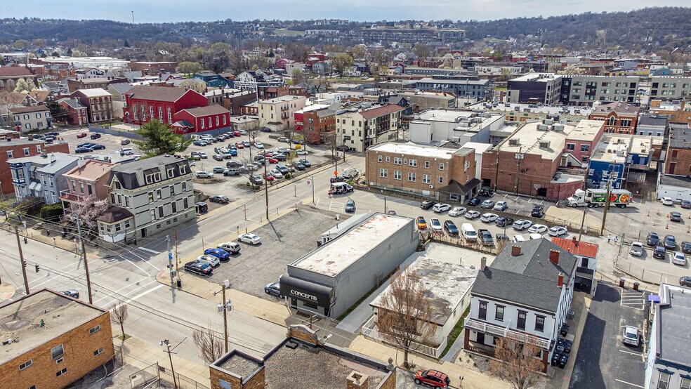 More Photos Of 729 Scott St, Covington Bar For Sale