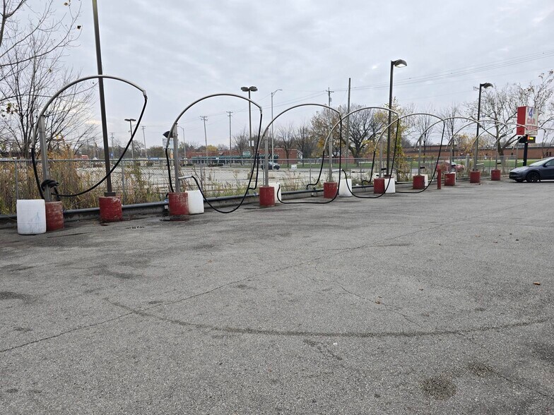 More Photos Of 340 W Sibley Blvd, Dolton Carwash For Sale