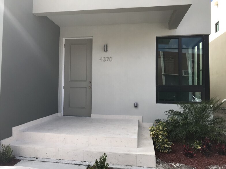 Primary Photo Of 4364 E 10th Ave, Hialeah Apartments For Sale