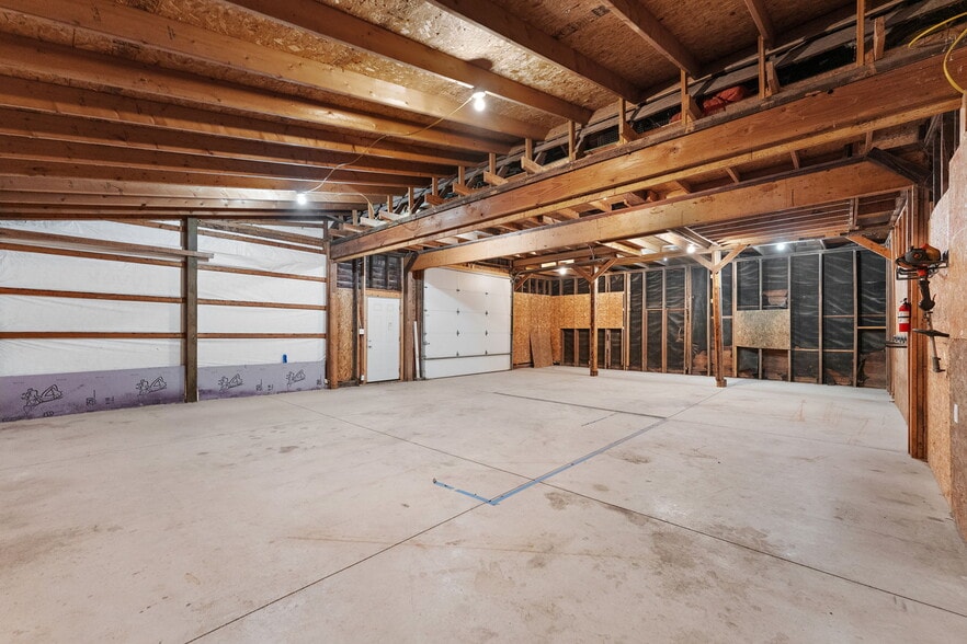 More Photos Of 345 N 400 E, Valparaiso Warehouse For Lease