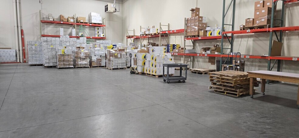 More Photos Of 5111 W 2100 S, West Valley Warehouse For Lease
