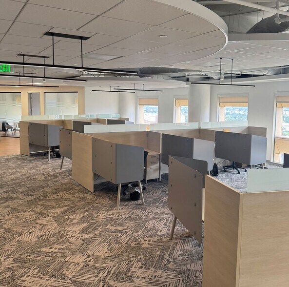 More Photos Of 400 N Ashley Dr, Tampa Office For Lease