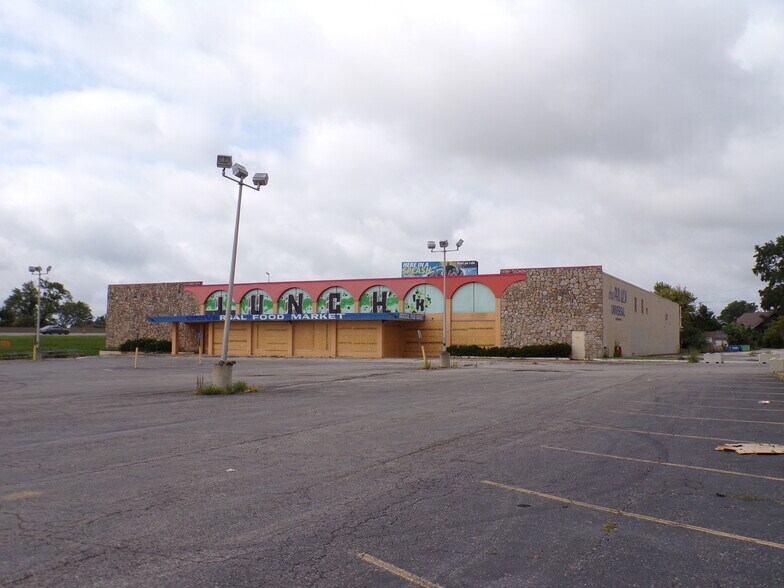 More Photos Of 4330 S Broadway, Saint Louis Freestanding For Sale