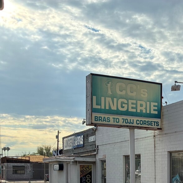 More Photos Of 3247-3249 E Thomas Rd, Phoenix Freestanding For Sale