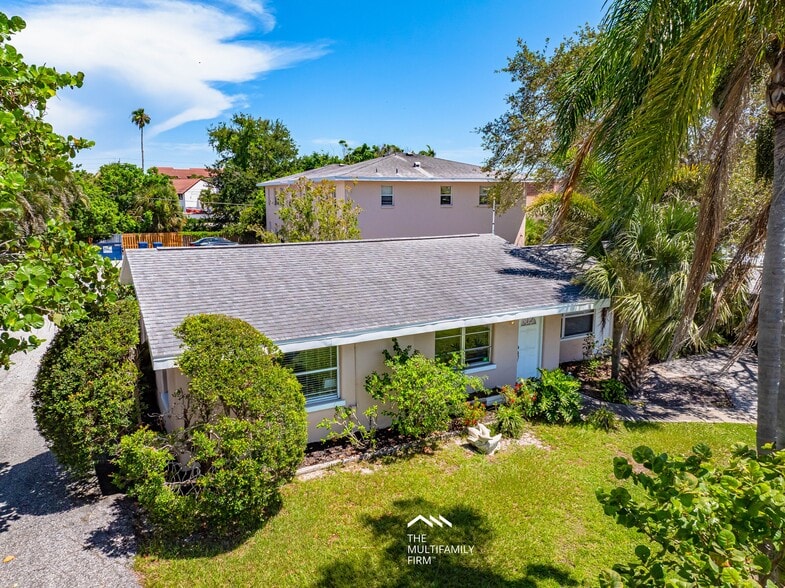 More Photos Of 1630 Redwood St, Sarasota Apartments For Sale