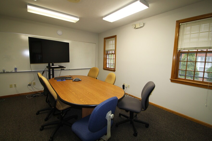 More Photos Of 2527 Cranberry Hwy, Wareham Office For Sale