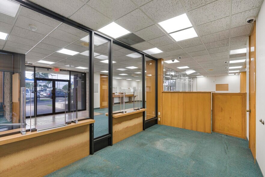 More Photos Of 1750 NE 8th St, Homestead Bank For Lease