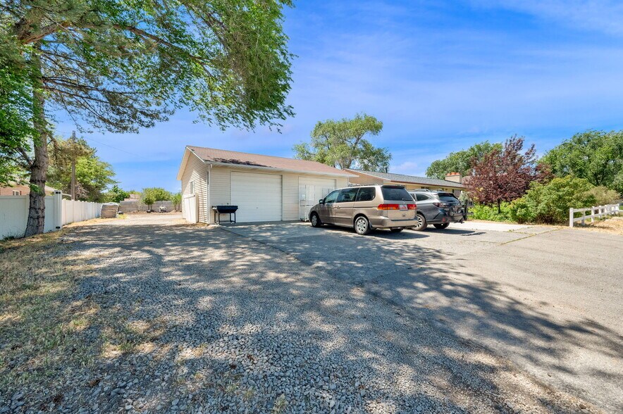 Primary Photo Of 2875 W 12600, Riverton Office For Sale