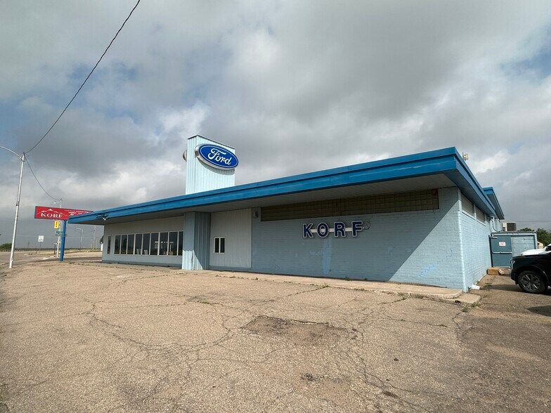 Primary Photo Of 622 W 1st St, Julesburg Auto Dealership For Lease