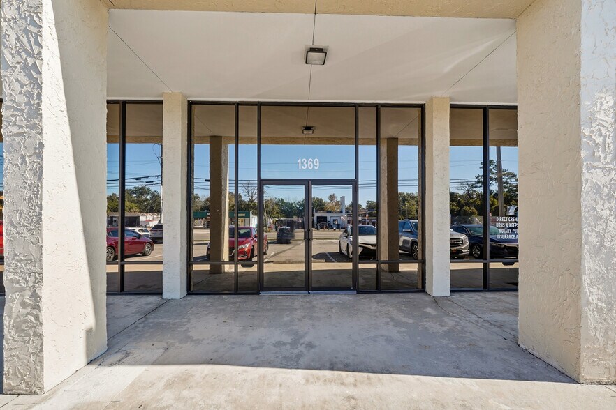 More Photos Of 1365-1389 Cassat Ave, Jacksonville Storefront Retail Office For Lease