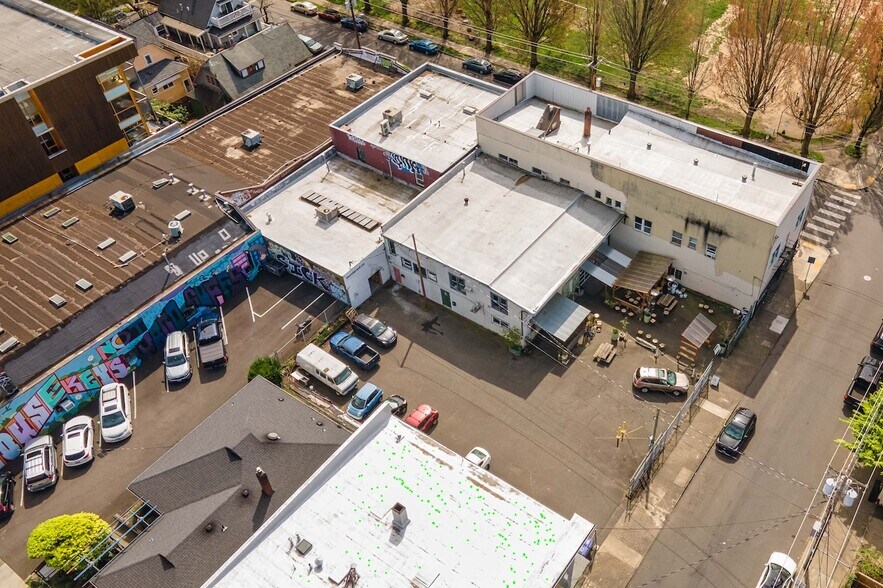 More Photos Of 3425 SE Yamhill St, Portland Loft Creative Space For Sale