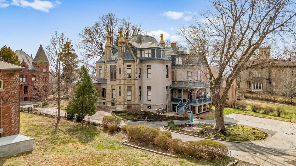 More Photos Of 809 Hall St, Saint Joseph Hospitality For Sale