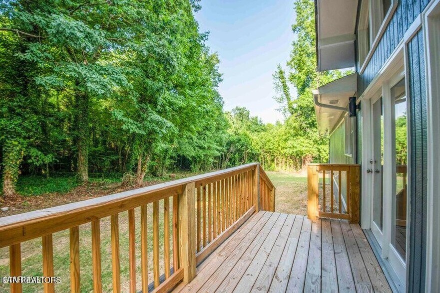 More Photos Of 1723 Roane State Hwy, Harriman Flex For Sale