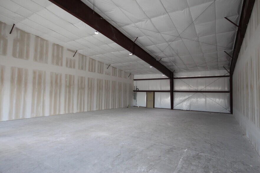 More Photos Of 900 Meriweather St, Okmulgee Freestanding For Lease