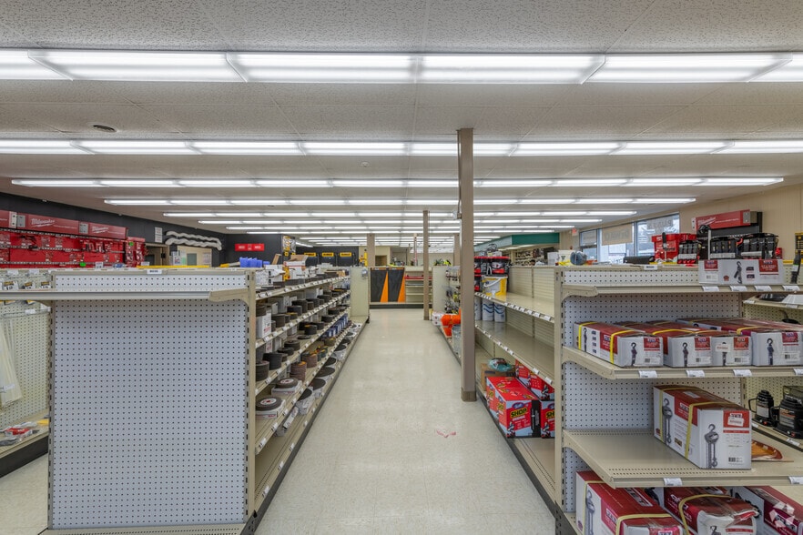 More Photos Of 853 Main St, Tewksbury General Retail For Lease