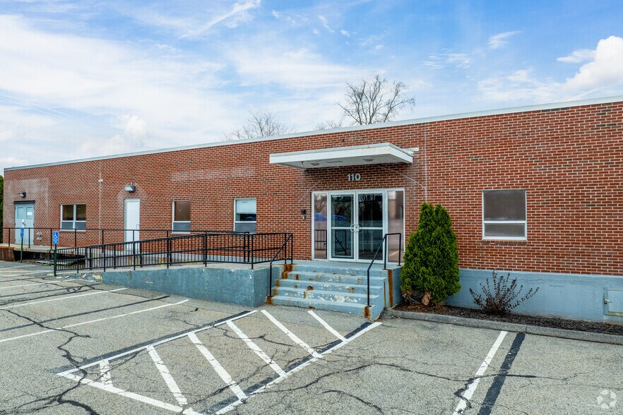 More Photos Of 110-120 Stergis Way, Dedham Research And Development For Lease