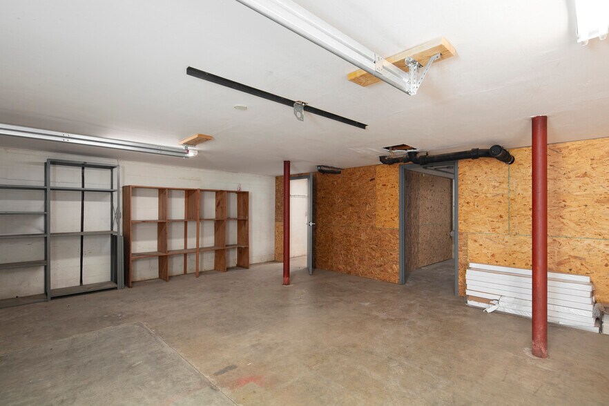 More Photos Of 308 W Lexington Ave, Winchester Office For Sale