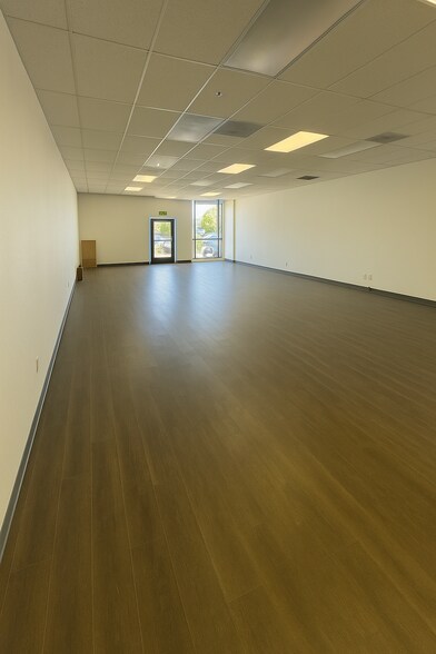 More Photos Of 3049 S 6th St, Klamath Falls Storefront Retail Office For Lease