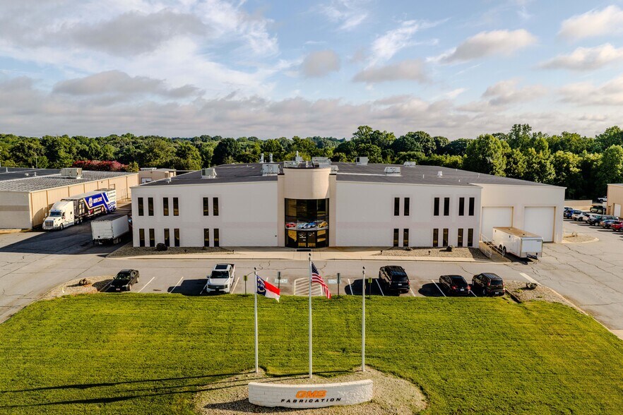 Primary Photo Of 320 Aviation Dr, Statesville Service For Sale