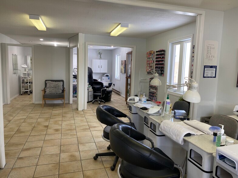 More Photos Of 455 Hazeldean Rd, Ottawa General Retail For Sale