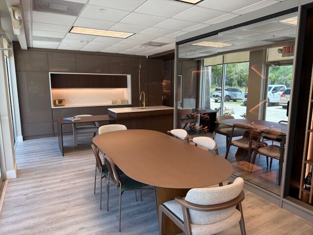 More Photos Of 6557 Hazeltine National Dr, Orlando Distribution For Lease