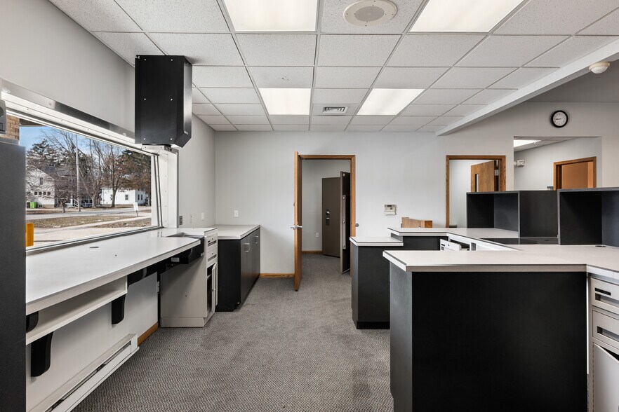 More Photos Of 102 S Woodward St, Brandon Service Station For Sale