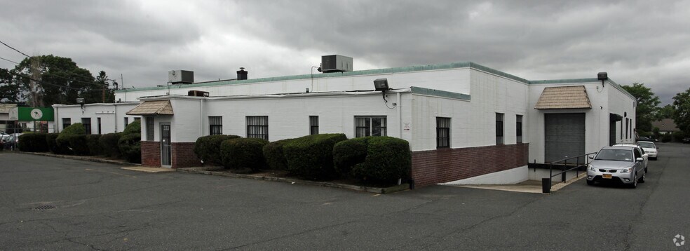 Primary Photo Of 333 W Merrick Rd, Valley Stream Warehouse For Lease