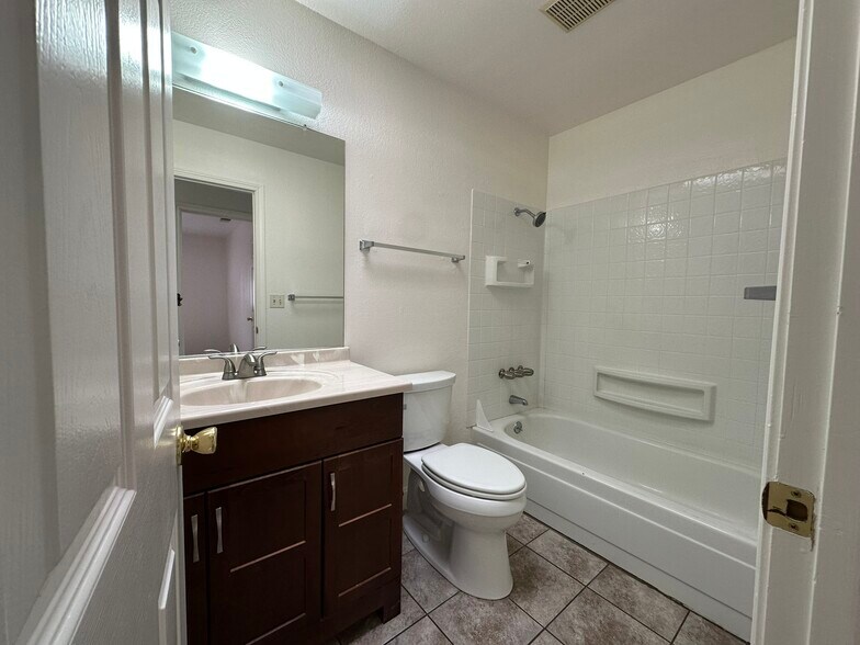 More Photos Of 3337 La Canada Dr, Cameron Park Apartments For Sale