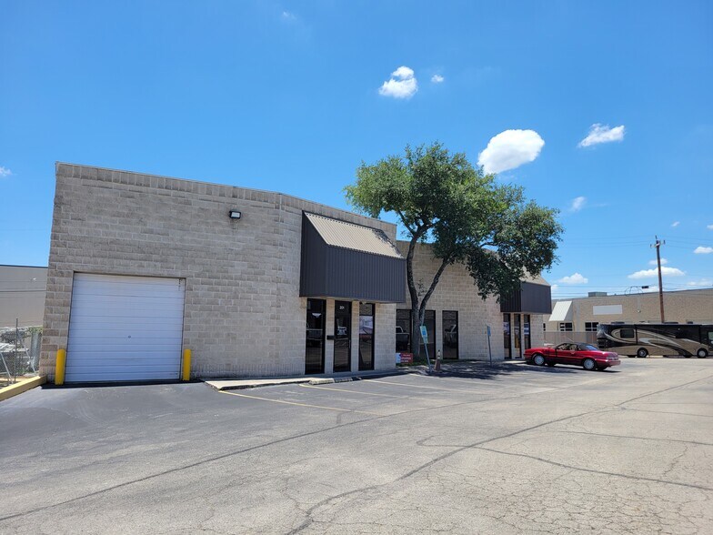 More Photos Of 10203 Kotzebue St, San Antonio Industrial For Sale