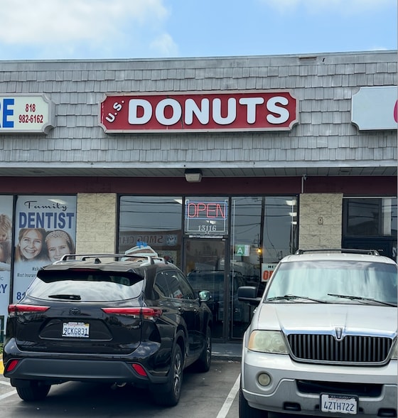 More Photos Of 13100-13118 Sherman Way, North Hollywood Freestanding For Lease