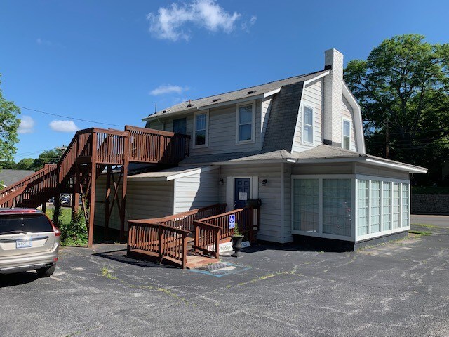 More Photos Of 710 Laurens Rd, Greenville Office For Sale