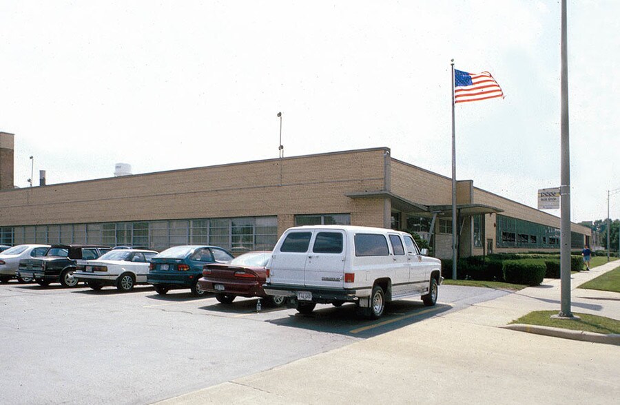 More Photos Of 2600 Washington Blvd, Bellwood Light Manufacturing For Lease