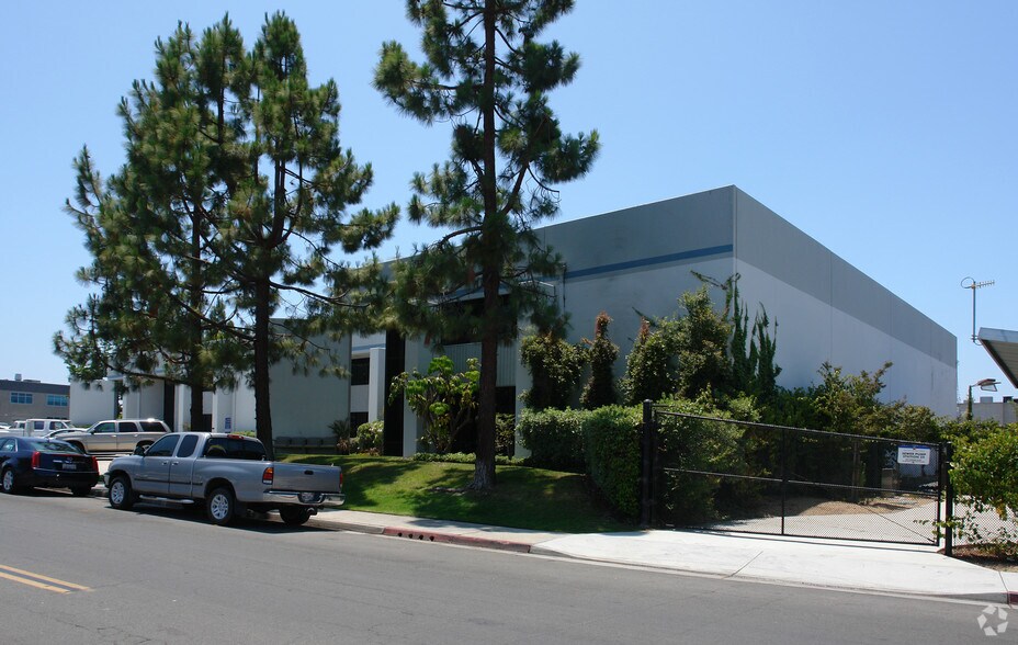 Primary Photo Of 8390 Miramar Pl, San Diego Warehouse For Lease