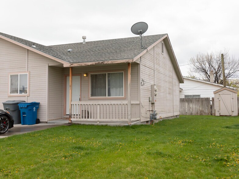 More Photos Of 1163-1165 NW Dogwood Cir, Mountain Home Specialty For Sale