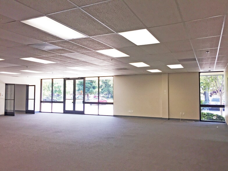 More Photos Of 1350-1362 Ridder Park Dr, San Jose Showroom For Lease