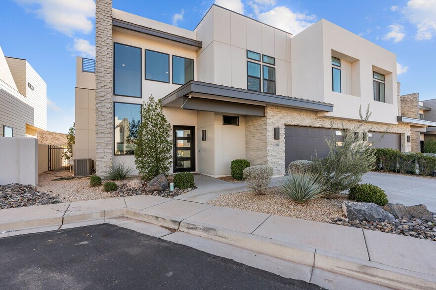 More Photos Of 2248 N Double Eagle Ln, Washington Specialty For Sale